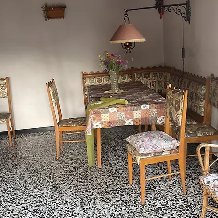 公寓 Laghi Di Di Licinia E Mario *